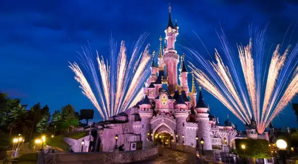 Gdzie jest Disneyland we Francji? Odkryj lokalizację i dojazd