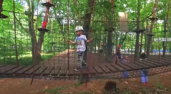 Park linowy Świnoujście: atrakcje dla całej rodziny i opinie
