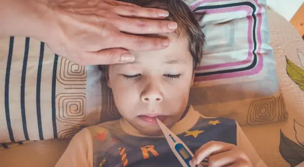 Co na krtań u dziecka: skuteczne metody leczenia i objawy