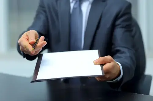 Umowa do dnia porodu: co dalej z pracą i świadczeniami?