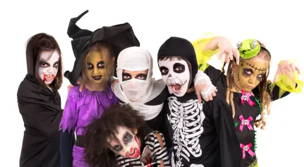 Jak zrobić samodzielnie strój na Halloween dla dzieci - proste pomysły